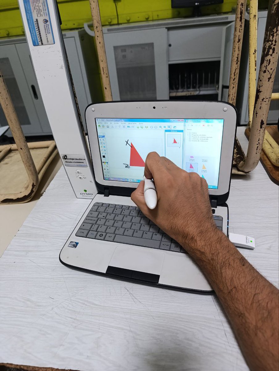 Visitamos la EP 8 #Avellaneda donde acondicionamos netbooks y probamos la nueva versión del soft de pizarra digital para la imagen de sistema 2025 que estamos armando.

<a href="/AlbertoSileoni/">Alberto Sileoni</a> <a href="/pablourquizaok/">Pablo Urquiza</a> <a href="/salbarracin/">Santiago Albarracín</a> <a href="/Barbr_torti/">Bárbara Torti</a> <a href="/HernanCalabrese/">Hernán Calabrese</a> <a href="/DTE_BA/">Tecnología Educativa BA</a> <a href="/BAeducacion/">Educación PBA</a>