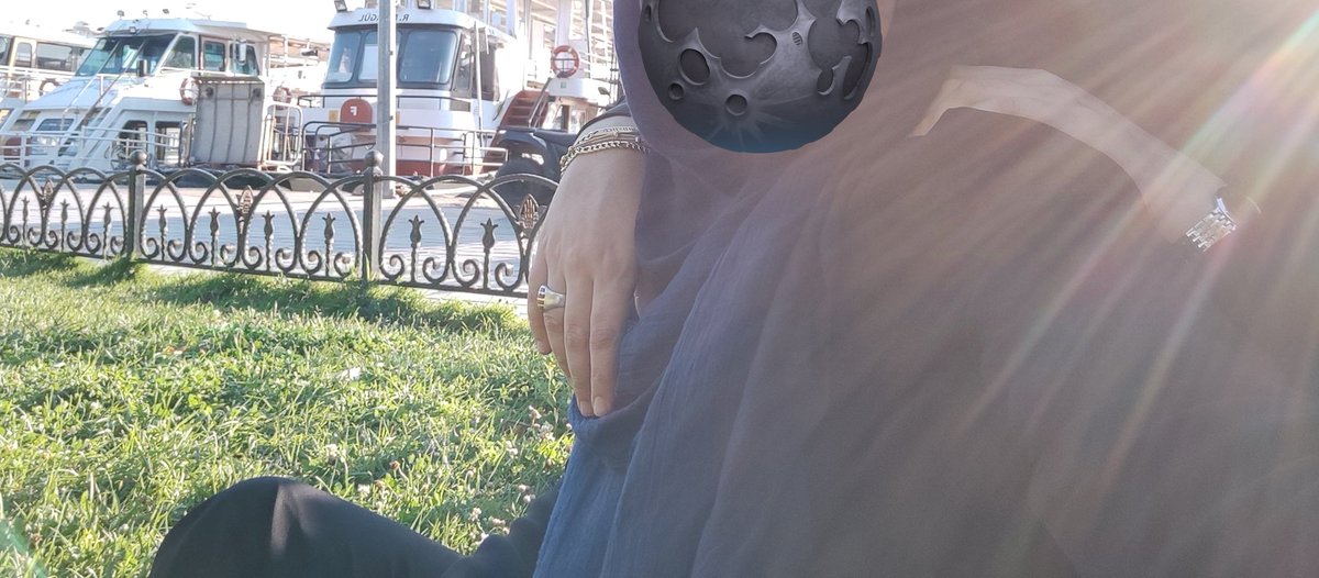 Hercumer_c's tweet photo. "Yaşamak ne kadar çekilmez gelse de ara sıra, 
Bu dostluk, bu bağ bir nimettir bu dünyada.." https://t.co/C4R1NT3bAf