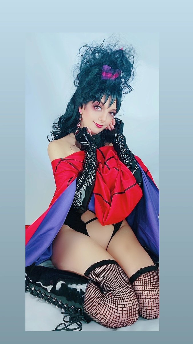 Melis_Ishida's tweet photo. Expect the red wedding dress soon :3
Lydia Deetz
Beetlejuice
Costume @miccostumes
📷 - Melis Ishida
#cosplay #cosplayer #gothic #beetlejuicecosplay #strangeandunusual #lydiadeetzcosplay #lydiadeetzcartoon #cartoon #Beetlejuice #beetlejuicecartoon #beetlejuice2 https://t.co/whBhnXhgn8