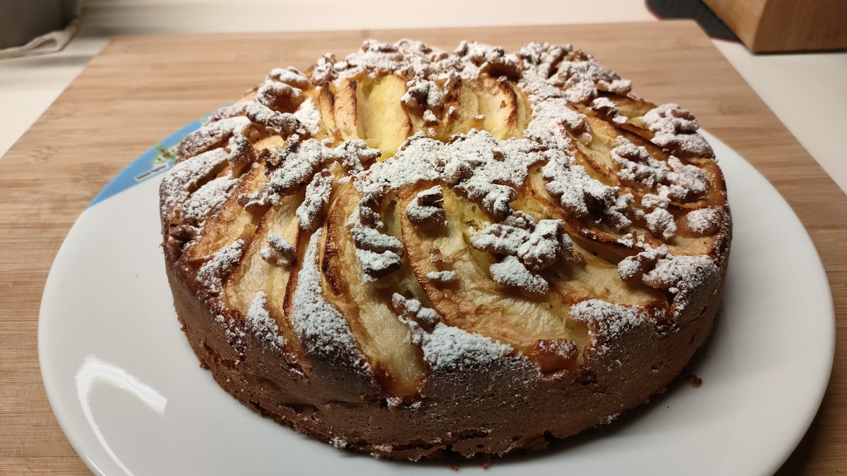 orchisary's tweet photo. Preparare torte che non potrai mangiare, anche questo è amore https://t.co/CVtEsOpJ58