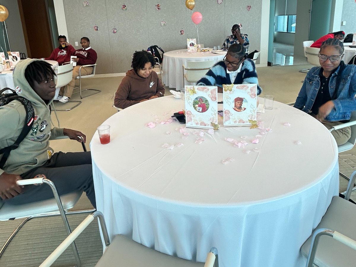 GT_Law's tweet image. Our #GTMiami office hosted a powerful Big Brothers Big Sisters mentorship event with our Littles from BBBS themed 'Breaking Barriers: Women Who Changed the World.' 

#BBBSMiami #BBBS #GTLawCares