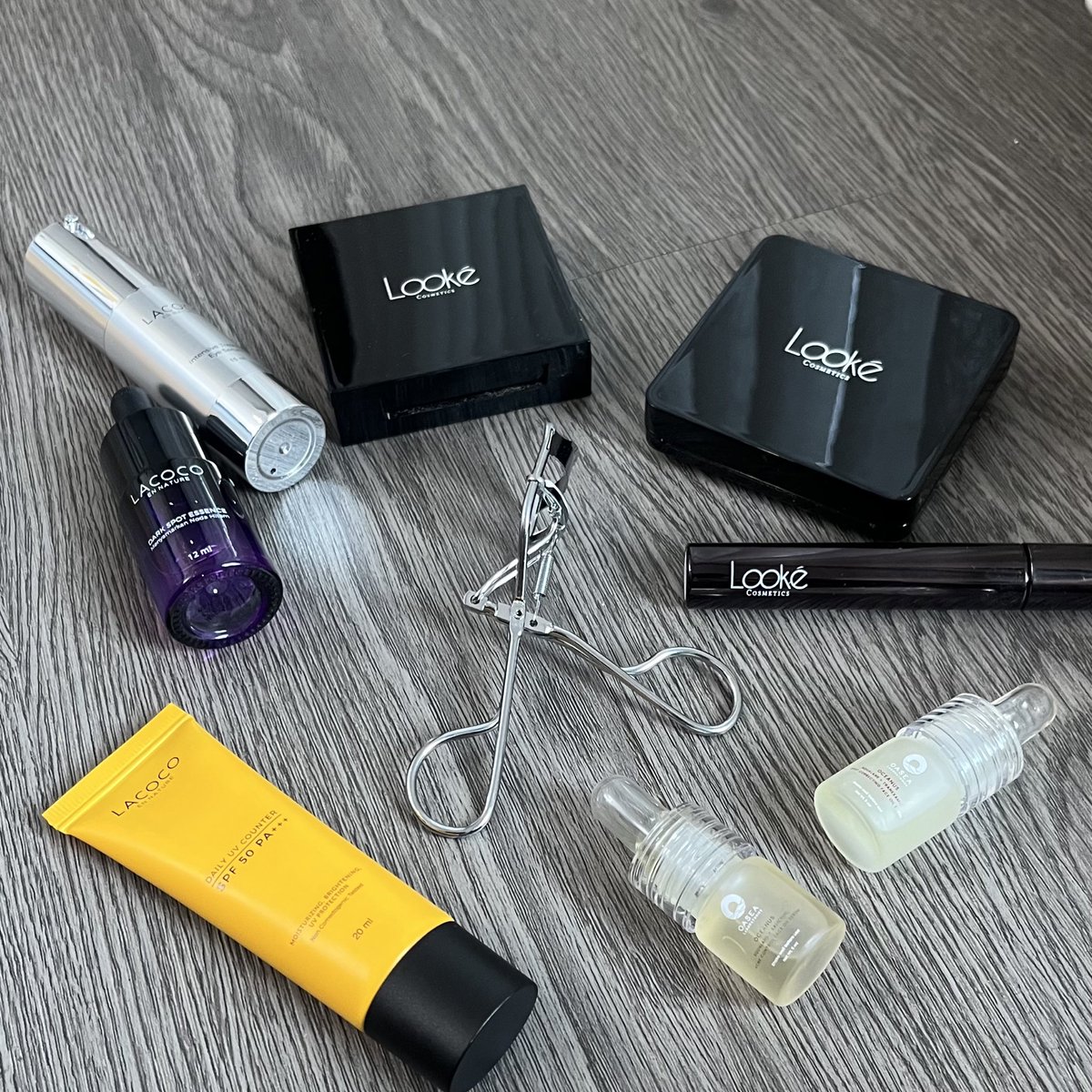 lacoco_id's tweet image. udah tahu belum kalo mau ada sesuatu antara Lacoco dan Looke? 😆🫶🏻