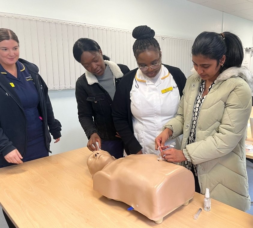 Our amazing inpatient Nutrition nurse's leading the way with hands on enteral feed tube training for our nursing teams! Empowering stand with thr skills to provide top notch care every day #Teamwork <a href="/BDA_Dietitians/">British Dietetic Association</a> <a href="/NNNGUK/">NNNG</a>