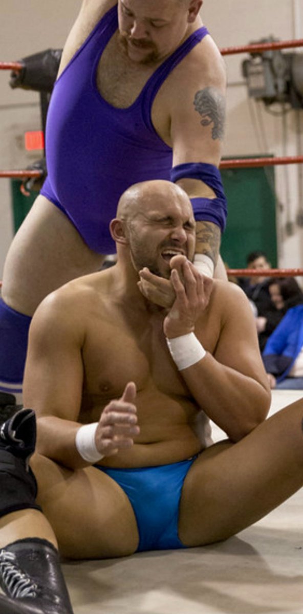 wresadam's tweet photo. Spread those legs wrestler - give the fans their money's worth!
#prowrestling #wrestling #wrestlers #prowrestlers #wrestlingfetish #gaywrestling #hot #trunks #bulge #bulgemen #gay #homo #thicc #muscle #stud #legspread #crotch https://t.co/9Mum2eXZr4