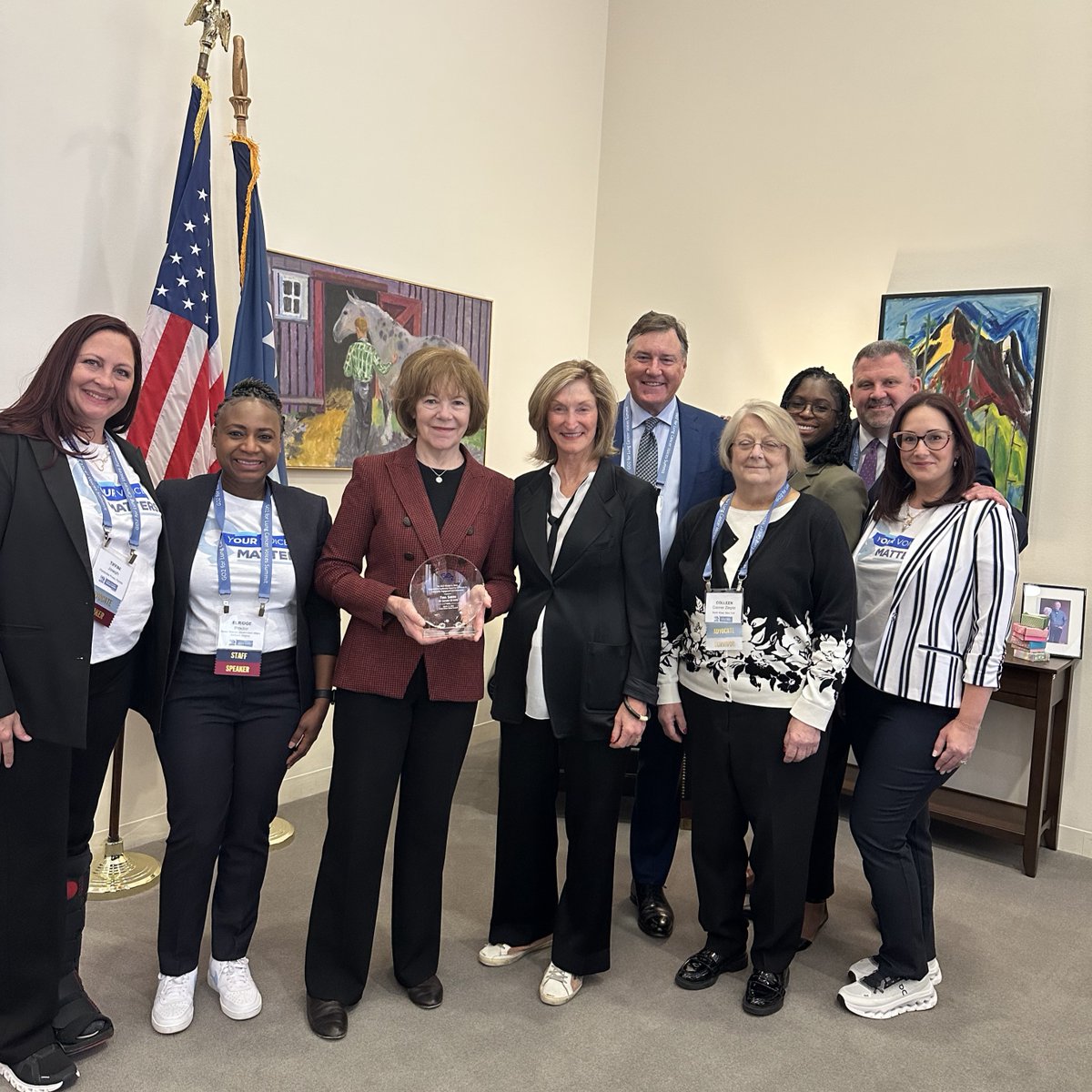 🏆 Honoring <a href="/SenTinaSmith/">Tina Smith</a> with the Michael G. Oxley Congressional Leadership Award! Her leadership in #LungCancer research, prevention &amp; awareness, through key legislation &amp; annual recognition of #LungCancerAwarenessMonth, is truly making an impact. 🩵 #VoicesSummit