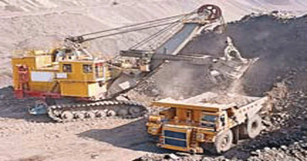 PeoplesUpdate's tweet image. एमपी में राजस्व देने वाला बड़ा विभाग बनेगा माइनिंग

peoplesupdate.com/mining-will-be…

#MPMiningIndustry #RevenueGeneration #MPMining #MiningDepartment #MineralResources #MiningSector #MPNews #PeoplesUpdate