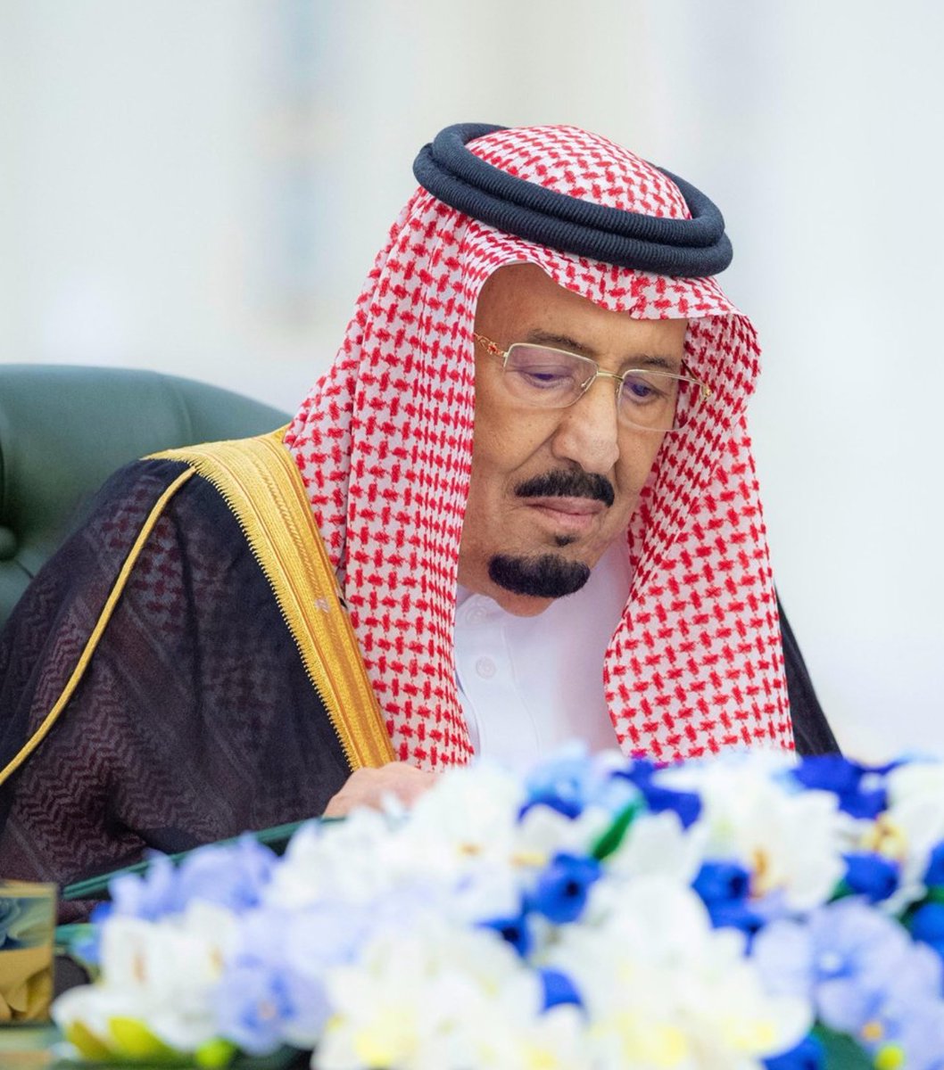 اللهم احفظه بحفظك التام
واحرسه بعينك التي لاتنام..

سيدي #الملك_سلمان خلال رئاسته لجلسة #مجلس_الوزراء اليوم.
#السعودية