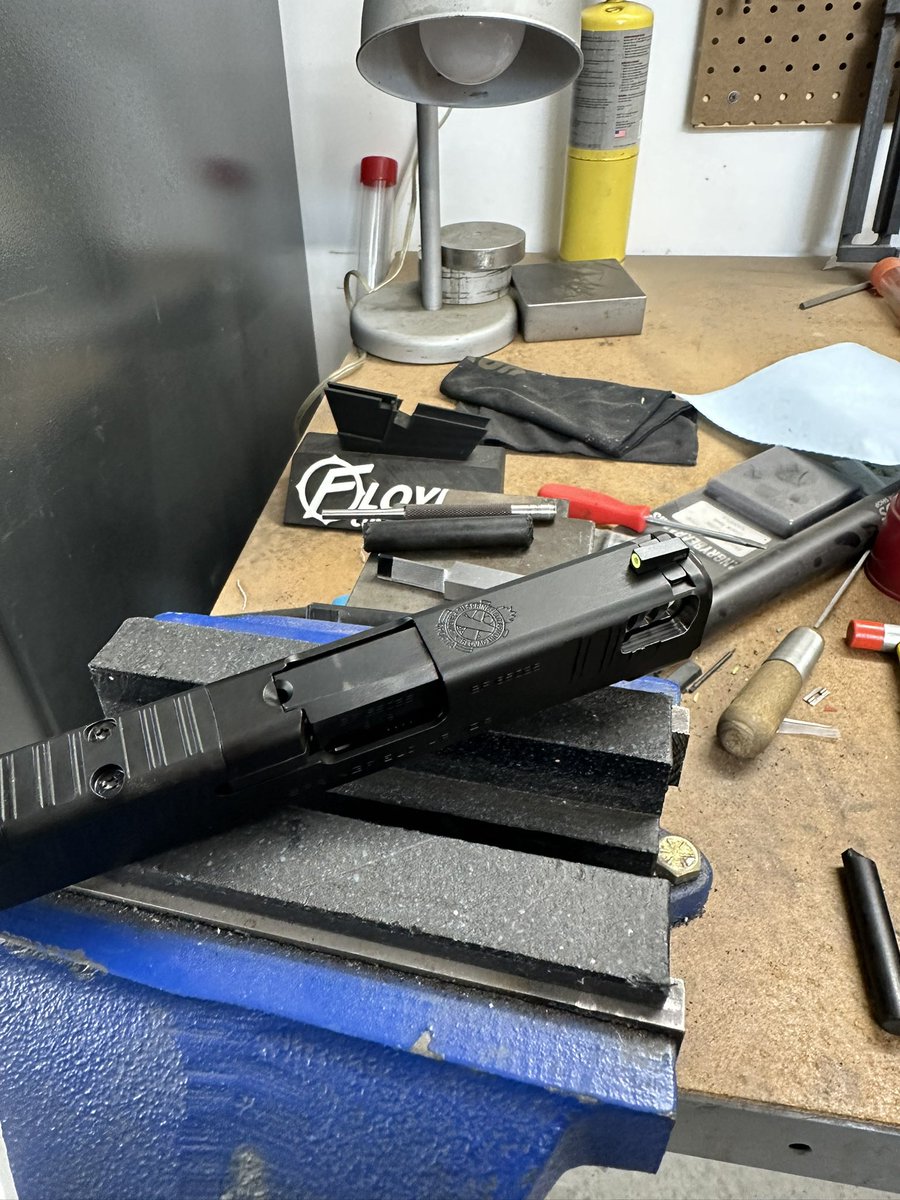 Floyds Custom Shop tweet media