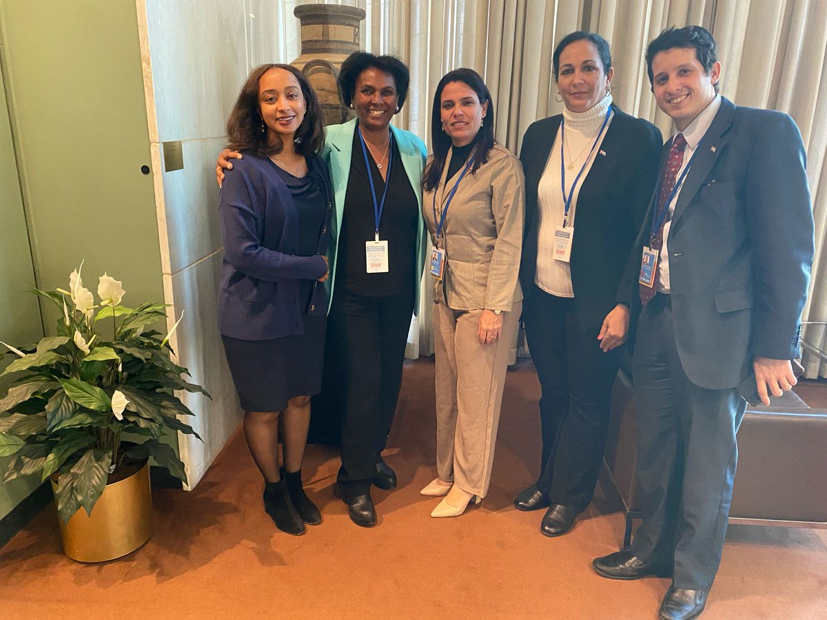 2da Sec #FMC65 🇨🇺 <a href="/Zonya19194651/">Zonya Rivero</a> intercambió hoy con Presidenta de Unión Nacional de Mujeres de #Eritrea 🇪🇷, Tekea Tesfamichael.

Se refrendó la hermandad histórica entre ambas naciones, y ratificó voluntad de fortalecer cooperación en áreas de interés común.