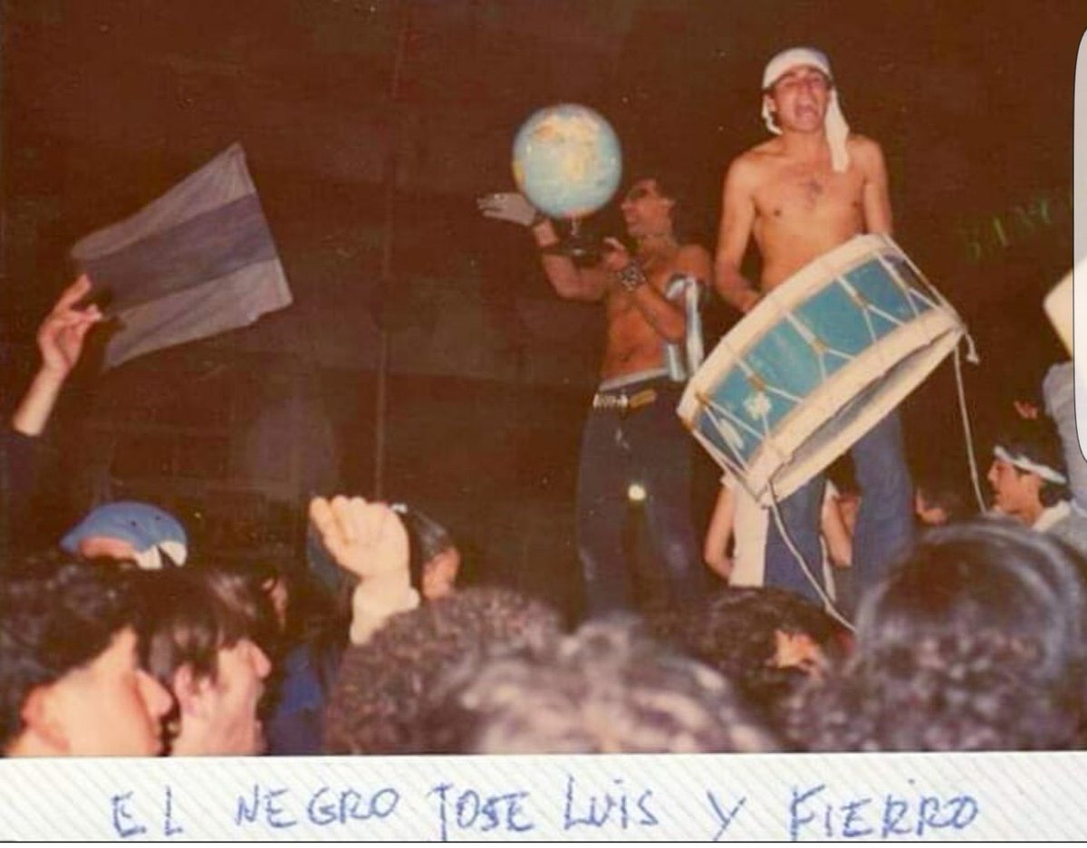 Busco fotos de la hinchada #Gimnasia en donde aparezca este tipo de BOMBO.
Esta creo que es de <a href="/joseamuchasteg1/">jose amuchastegui</a>.
#CGE #GELP <a href="/CulturaCGE/">Cultura CGE ✍🎼</a> <a href="/gimnasiaoficial/">Club de Gimnasia y Esgrima La Plata</a>