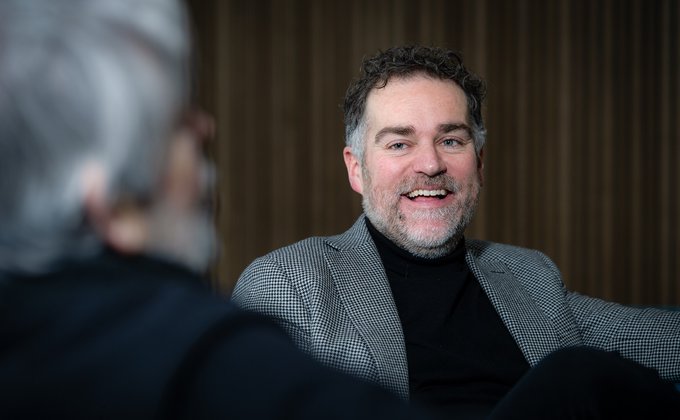 Rake woorden van Klaas Dijkhoff!! 

‘Het gaat niet meer om socialisme versus liberalisme of markt versus overheid, maar om democratie versus niet-democratie. 
De antidemocraten zijn verenigd en hebben een voorwaartse energie.
Om die reden moeten de democratische partijen zich ook