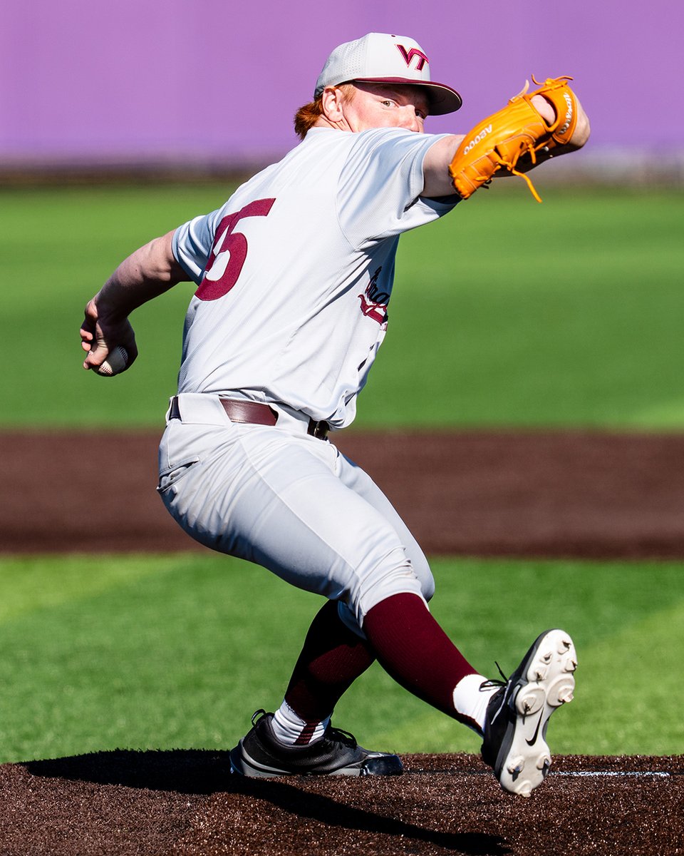 𝙎𝙬𝙞𝙛𝙩 𝙞𝙣 𝙨𝙩𝙮𝙡𝙚 😮‍💨

Two scoreless from <a href="/chaseswift7/">chase swift</a> on Tuesday with <a href="/MarcelKulik_10/">Marcel Kulik</a> helping him out of the 𝟑𝐫𝐝

#Hokies 🦃⚾️