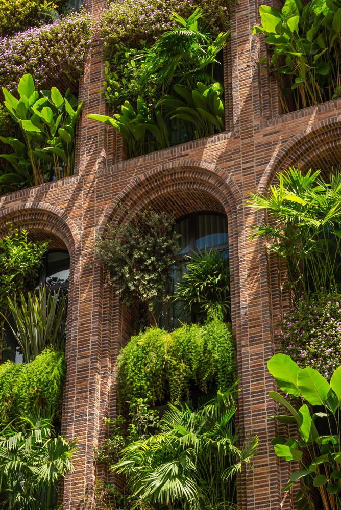 archdaily_es's tweet image. Hotel El Zarzo en Medellín es un refugio urbano que reinterpreta el concepto de hotel boutique con un enfoque en la calidez, la conexión con la naturaleza y el diseño sostenible.
ow.ly/6vQW50Vg4uE
 #Colombia #Architecture #HotelDesign