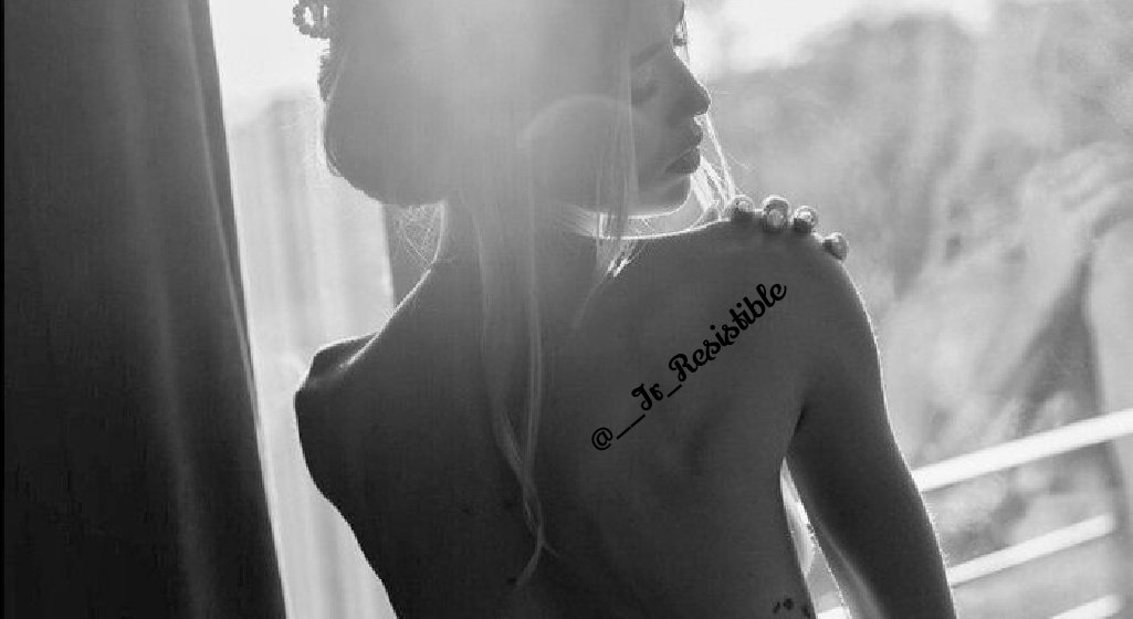 "Bilerek mi yanına almadın..

Giderken..

Başının yastıkta bıraktığı çukuru"..❦..