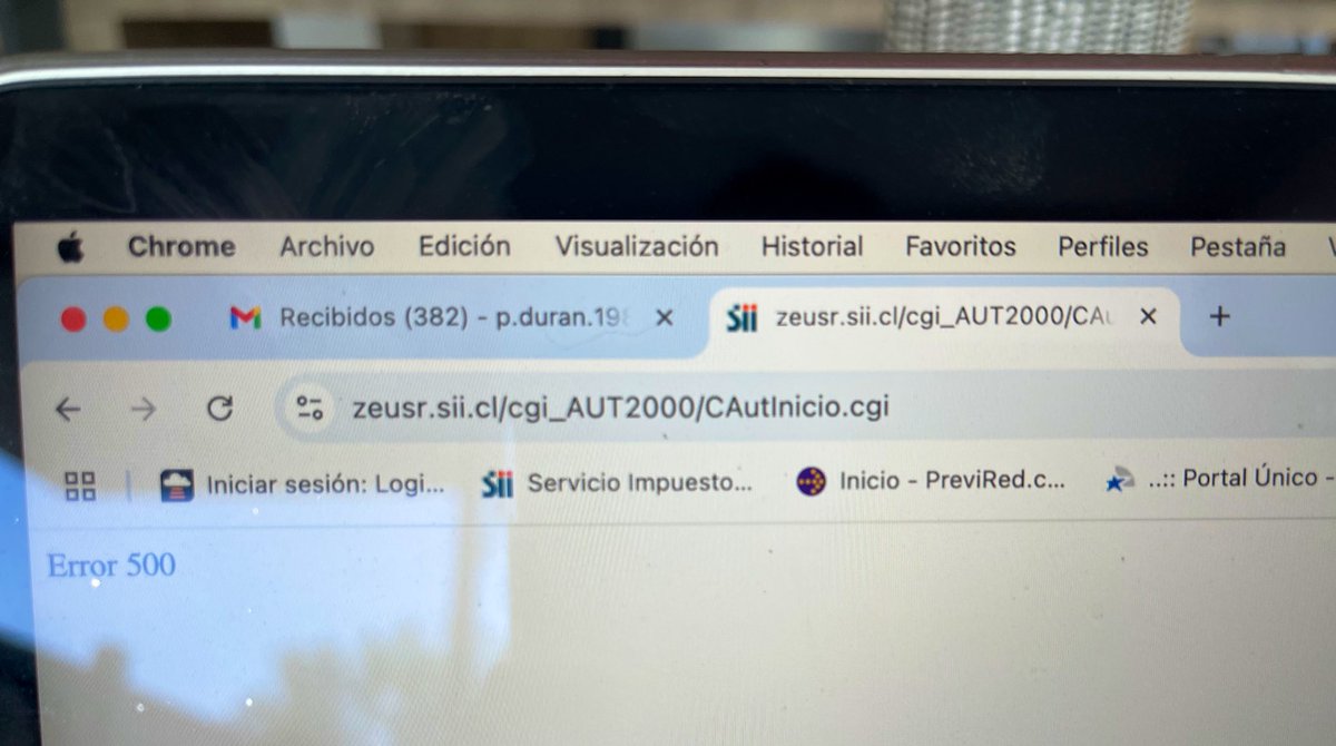 Señores <a href="/SII_Chile/">SII</a> ¿cómo se les ocurre tener la página caída en este mes de más trabajo? 😤😤