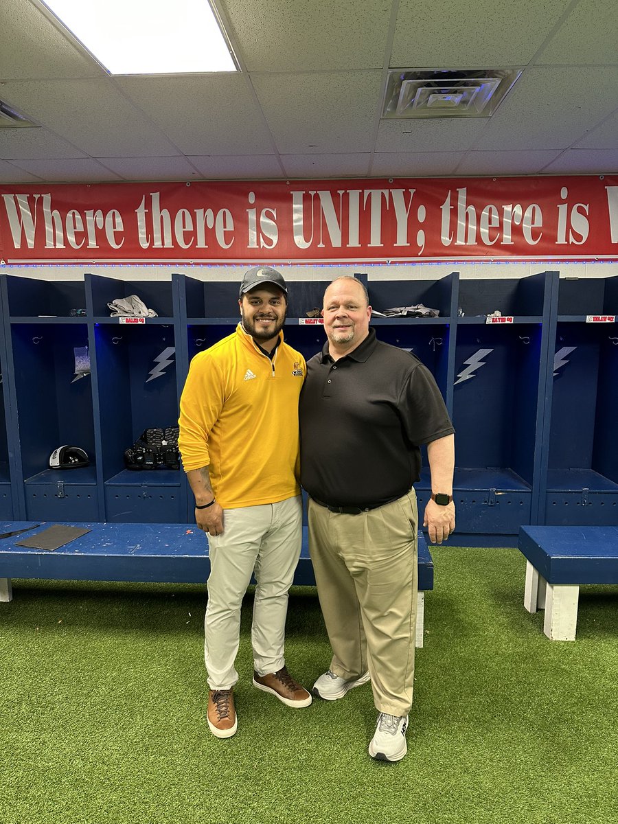 Manning (@_coachmanning) on Twitter photo It is always great to spend time with Coach Simmons from Centre College. Thank you for stopping by Storm Stadium and talking to our players about Centre College & The Centre Football Program.
Thank you Coach
<a href="/CoachSimmons_CC/">Nate Simmons</a> <a href="/HopkinsCentral/">Hopkins County Central Storm Football</a> <a href="/CentreFootball/">Centre College Football</a> <a href="/KPG/">kpg</a> <a href="/KyHighFootball/">KY HIGH FOOTBALL 🏈</a> It is always great to spend time with Coach Simmons from Centre College. Thank you for stopping by Storm Stadium and talking to our players about Centre College & The Centre Football Program.
Thank you Coach
<a href="/CoachSimmons_CC/">Nate Simmons</a> <a href="/HopkinsCentral/">Hopkins County Central Storm Football</a> <a href="/CentreFootball/">Centre College Football</a> <a href="/KPG/">kpg</a> <a href="/KyHighFootball/">KY HIGH FOOTBALL 🏈</a>