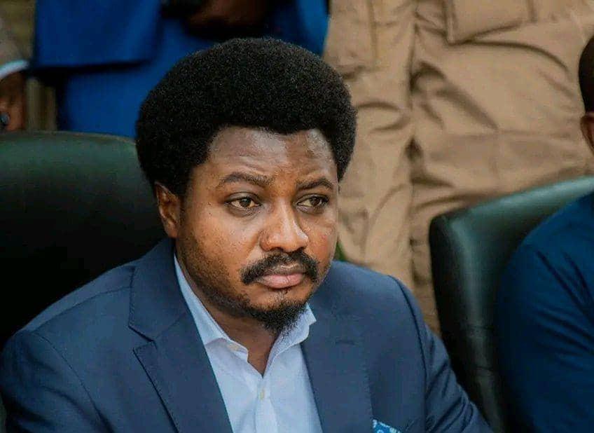 Maintenant quelle va être la prochaine étape ? Comment un gouvernement va-t-il négocier avec des condamnés à mort, dont les têtes sont mises à prix ? Constant Mutamba aura-t-il assez de fierté pour démissionner face à la situation ? Si le ridicule pouvait tuer, il n'y aurait plus