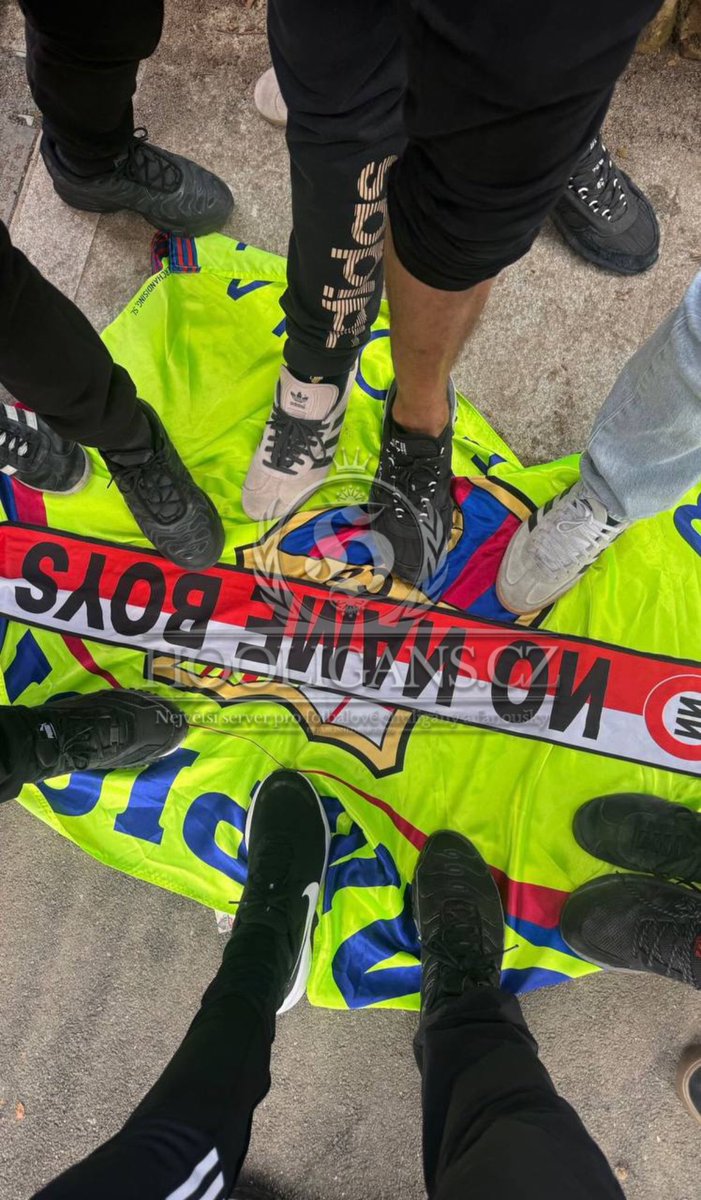 11.03.2025, Barcelona🇪🇸 - Benfica🇵🇹, No name boys (Benfica) fight against Barcelona fans and stole a flag, click here for more info: hooligans.cz/index.php/repo…