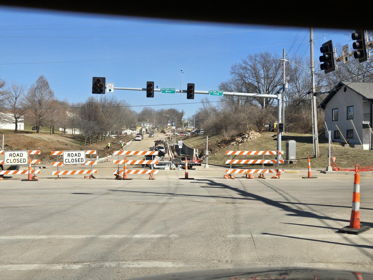 CityofRaytown's tweet image. Have you heard, Raytown?
As promised, Raytown Trafficway is back open north and southbound. Eastbound 59th toward City Hall is still closed.

Thanks for your patience.

#Raytown
#stormproject