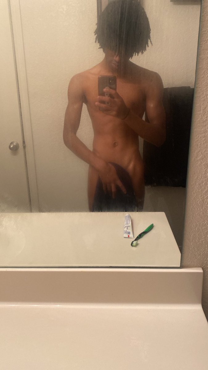typeshiitapes's tweet photo. I’m so lonely 😞 come ova mamas😩‼️ https://t.co/uzVHRz65WK