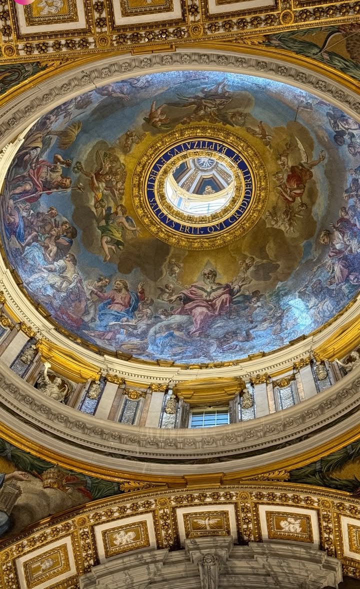 Harti239's tweet image. Auch wenn ich kein gläubiger Mensch , im Sinne der Kirche, bin. Der Petersdom ist absolut beeindruckend.