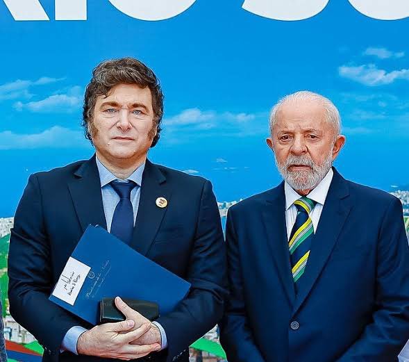 choquei's tweet photo. 🚨ATENÇÃO: Brasil salva Argentina de apagão total, dobrando exportações de energia para o país vizinho.

Em comparação com fevereiro de 2024, o consumo argentino aumentou 121%, devido às altas temperaturas no país. Assim, o sistema elétrico argentino não tem conseguido suprir a demanda.