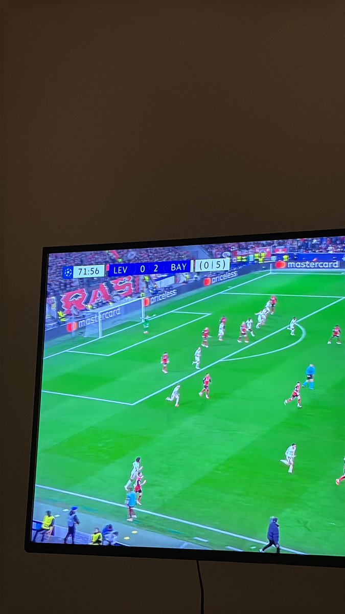 Attention Leverkusen est favori 😂😂