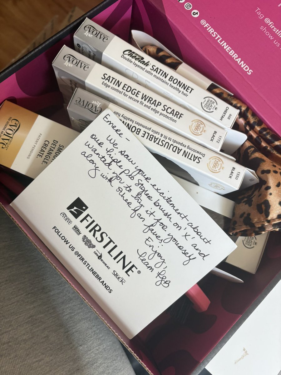 theywantmereee's tweet photo. I love my package @firstlinebrands sent me♥️I was only expecting the triple pro brush! They surprised me with all the other goodies, Thank-you so much cant wait to use it😘!! https://t.co/wB71E759rN