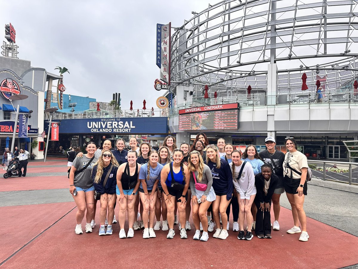 𝗦𝗣𝗥𝗜𝗡𝗚 𝗕𝗥𝗘𝗔𝗞 = UNIVERSAL 🥳

#FinsUpForever