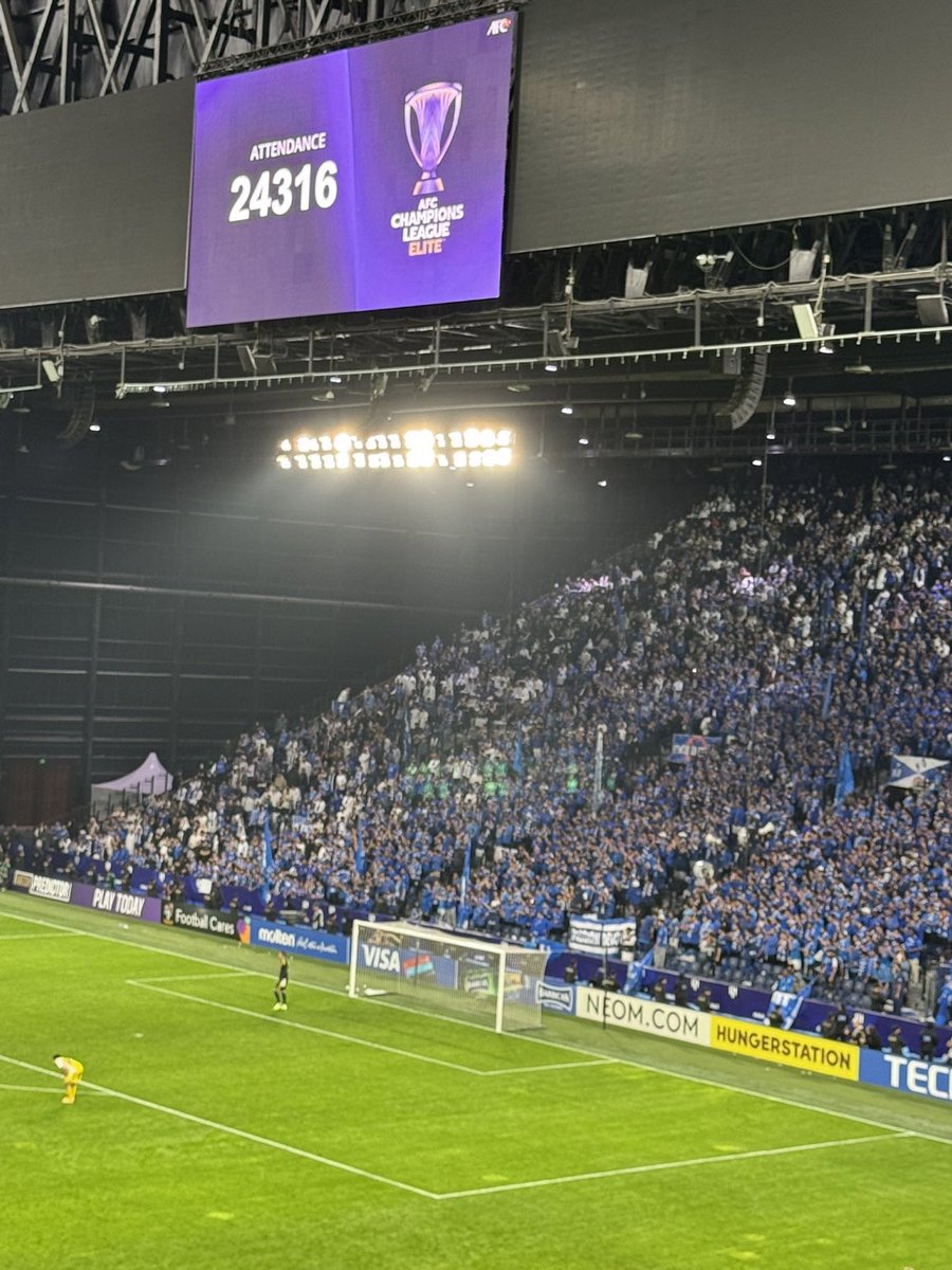 majed_alshibani's tweet photo. معلومة: جمهور نادي الهلال بإحتساب حضور مباراة باختاكور هو صاحب أكثر مجموع حضور جماهيري في تاريخ دوري أبطال آسيا بواقع 1.811.381 مشجع 

مليون و 800 ألف مشجع 

ما فعله جمهور الهلال اليوم هو تذكير بسيط بما اعتادوا على فعله طوال عقود من الزمن كانت الفرق تنافس موسم وتسقط مواسم والهلال في القمة أسيويا ومحليا بشكل سنوي بسبب مدرج متطلب لا يشبهه أحد ، جمهور كان خلف زعامتك للقارة وإحكام السيطرة عليها

أعظم مدرج في قارة آسيا 💙