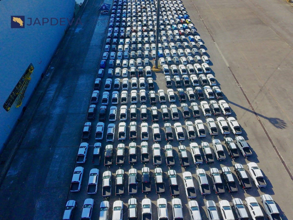 PresEjecJAPDEVA's tweet image. En JAPDEVA no solo atendemos buques de carga tradicional y cruceros.

¡también recibimos importaciones de vehículos! 
En esta ocasión, damos la bienvenida a 497 unidades que ingresan por nuestros muelles.

#Limón #JAPDEVA #MOPT #Desarrollo