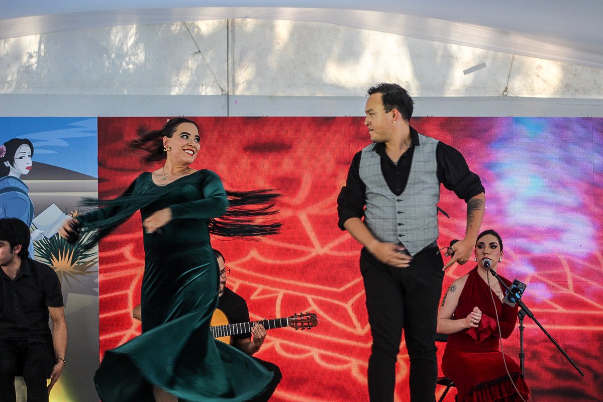 Filcocoyoacan's tweet photo. ¡Espectáculo escénico-literario en la FILCO!
"Pétalos perdidos" une literatura, música y danza flamenca en una experiencia cultural única.

#FILCO2025 #PétalosPerdidos #Literatura #Música #DanzaFlamenca #Cultura https://t.co/GHArY80dQr