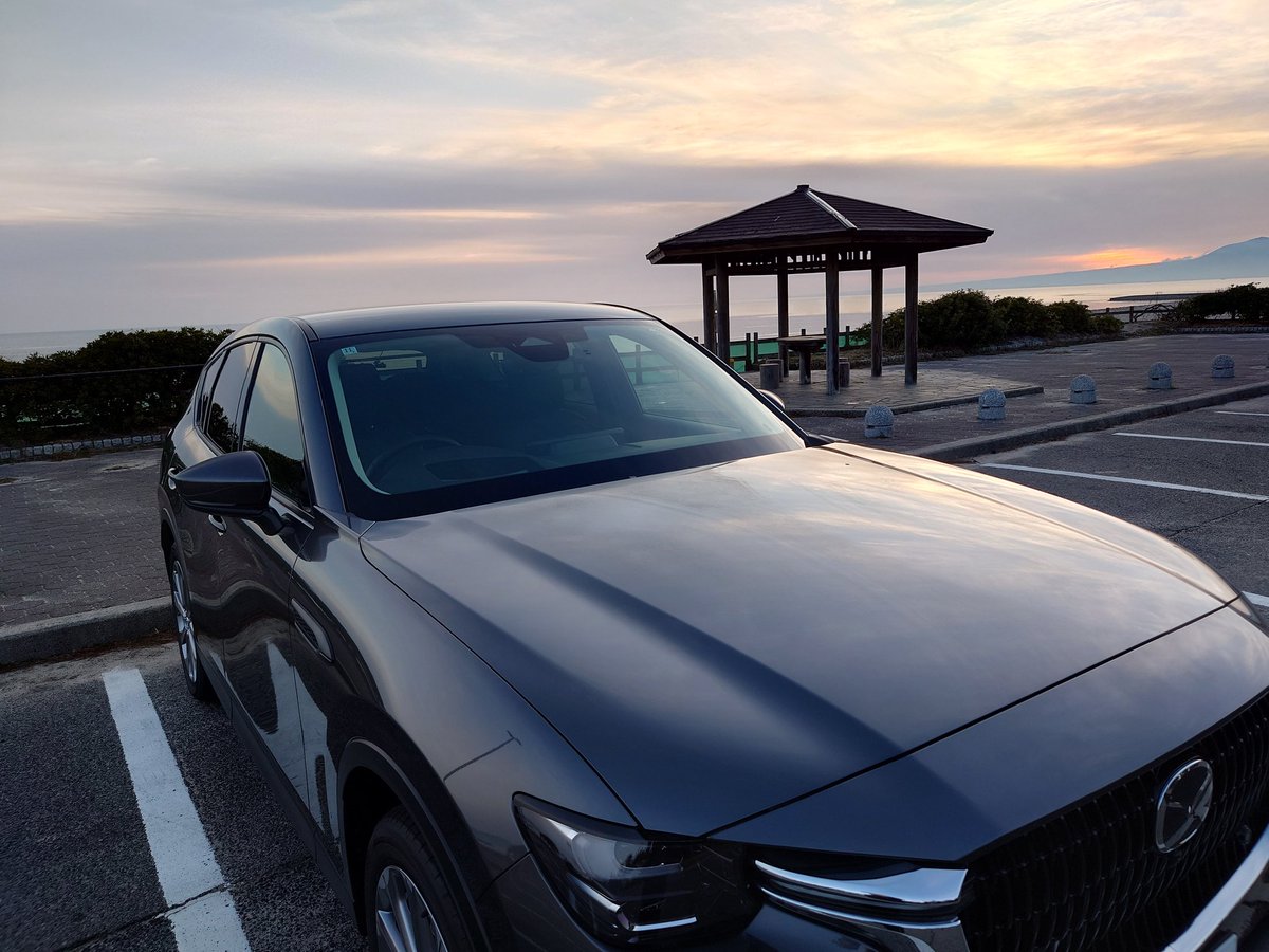 yasu_koro's tweet photo. CX-60 XD AWD Lパケに乗り換えました（デモアップ）。分かりづらいですがマシングレーで、色々刺さったので初のディープブルー以外を選びました（ディープブルーも変わらず大好き）。
ゆっくり理解していこうと思います。
#CX60 https://t.co/E6VEFCap62