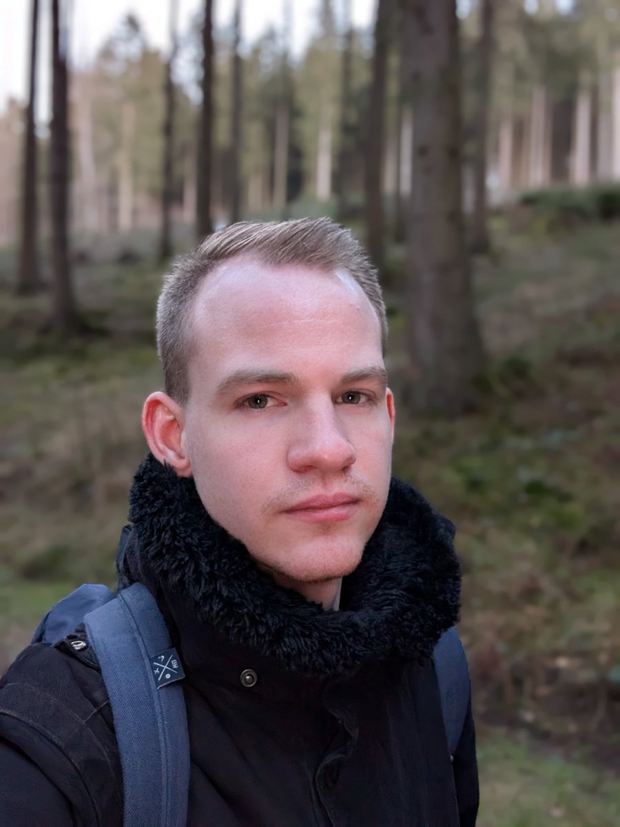 got a new haircut recently.

 i look way more manly than usual in this pic lol