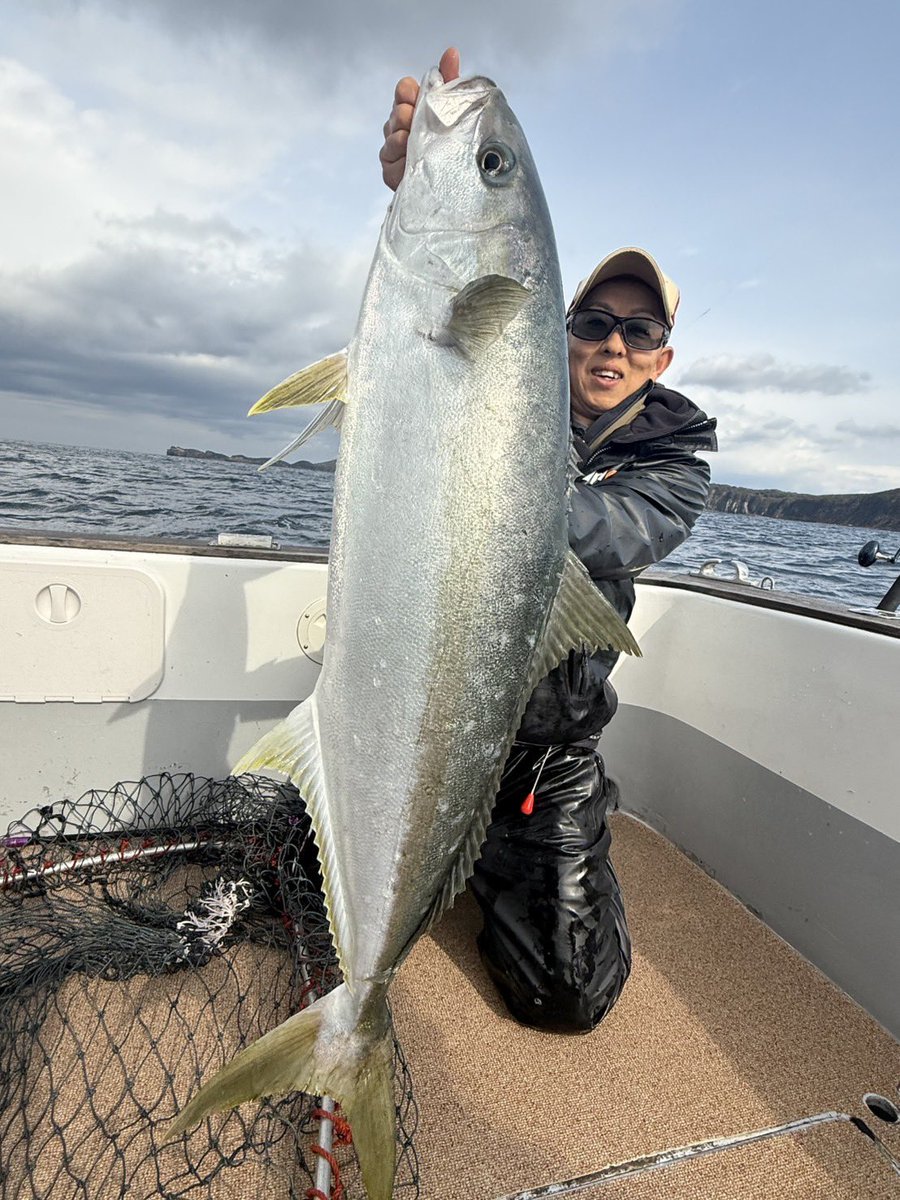 初春の九州遠征の釣果！！
スティングレイさんに２日間乗船させていただきましたが、初日は撃沈…😭
２日目は午前は前日同様に苦戦しましたが、徐々に調子が上向きに！！
ラインブレイクにフックオフは慣れない悲しさ…
YouTube
youtu.be/DzmCoi7cwHs?si…