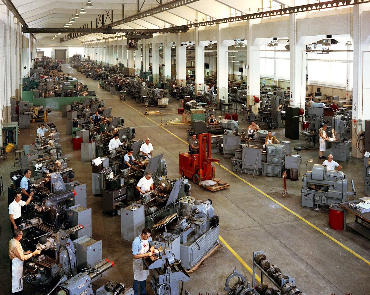 joelmfg's tweet image. Old photo of the Los Alamos prototype shop

I long to recreate this vibe
