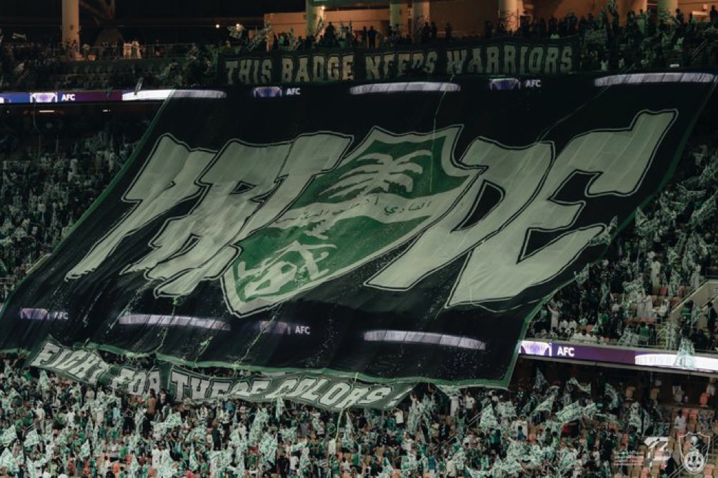 FawazAlshreef's tweet photo. زف مدرج #الاهلي الكبير العريض الكثير الثقيل فريقه إلى التأهل الآسيوي ، الف مبروك لاصدقائي في هذا المدرج وفي كل مكان من الوطن العظيم . https://t.co/Ln26mnSB29