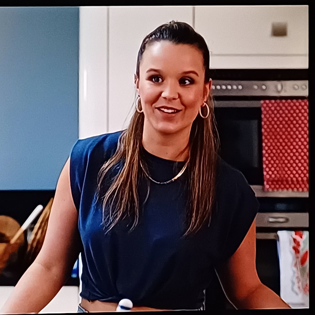 Pleased to hear Erin is seeing a future for herself 🙏🙏

#TheBay