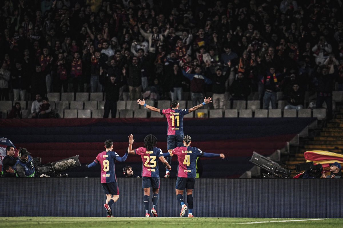 FCBI_10's tweet photo. برشلونة والهلال في يوم واحد شيء كبير والله  💙❤️ https://t.co/gT2C0ySogM