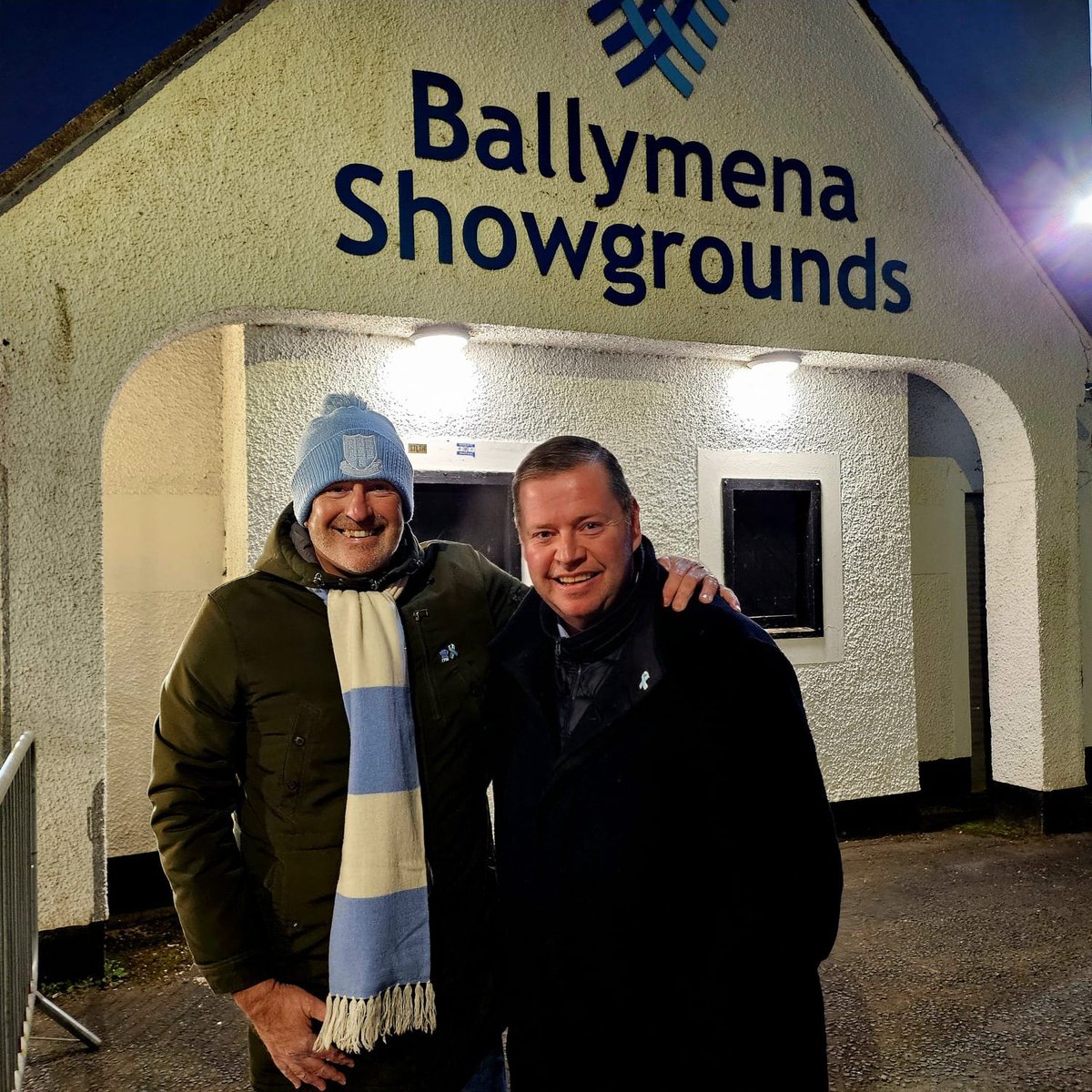 Gareth Clements (@clementsgareth) on Twitter photo Delighted to get the three points tonight, and it was great to see my old work colleague <a href="/dunloy1/">Paul Ross ⭐️⭐️🩵🩵 #shewore</a> and support his blue ribbon appeal in memory of his beautiful daughter Lydia...! #Forever21 💙⚽️❤️⚽️ Delighted to get the three points tonight, and it was great to see my old work colleague <a href="/dunloy1/">Paul Ross ⭐️⭐️🩵🩵 #shewore</a> and support his blue ribbon appeal in memory of his beautiful daughter Lydia...! #Forever21 💙⚽️❤️⚽️