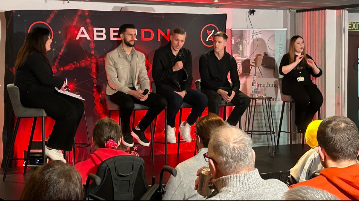 DanielleRennie8's tweet image. AberDNA event No.5 ✅️ Interpretering for Mitov, Tobers and Knoester! The best night, in the best place, doing what I love most ❤️ So grateful that THIS is my job!! @AberdeenFC
@AberdeenFCSLO
#BSLInterpreter