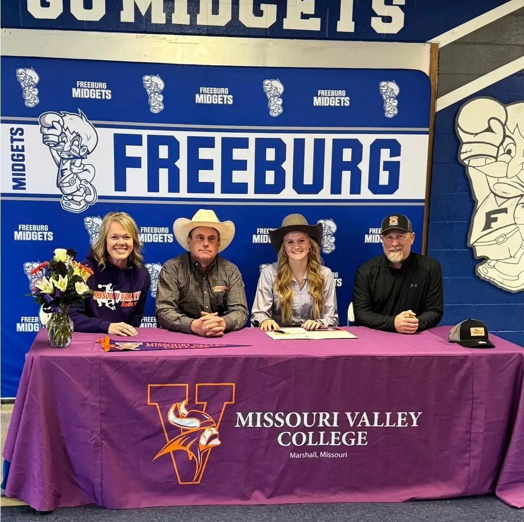 Southwestern Illinois Sports (@sowestilhssport) on Twitter photo Congratulations
<a href="/FCHS77Athletics/">Freeburg Athletics</a>
Dakota Murphy on signing with
<a href="/MVCAthletics/">MVC Athletics</a>
Rodeo Vikings to Study & Rodeo at Missouri Valley College!
#ValleyWillRoll #OnceAMidget #Rodeo Congratulations
<a href="/FCHS77Athletics/">Freeburg Athletics</a>
Dakota Murphy on signing with
<a href="/MVCAthletics/">MVC Athletics</a>
Rodeo Vikings to Study & Rodeo at Missouri Valley College!
#ValleyWillRoll #OnceAMidget #Rodeo