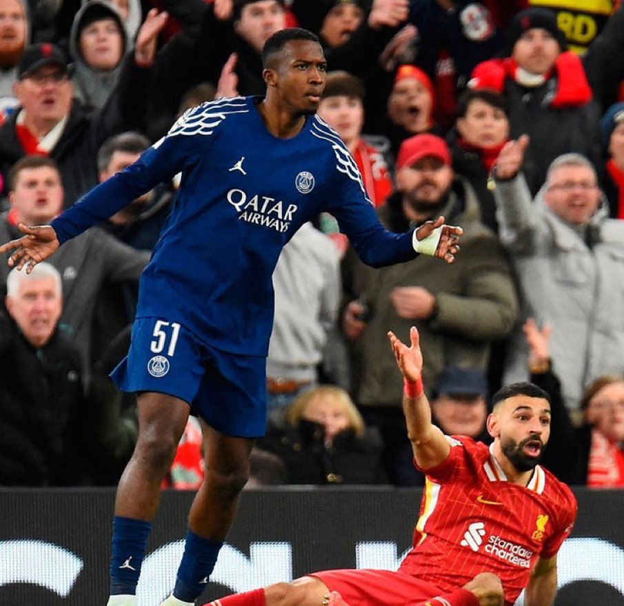 Djaameel_'s tweet photo. J’ai l’impression que personne n’en parle, mais la prestation que Pacho est en train de livrer ce soir est incroyable https://t.co/XWDofdZ7qg