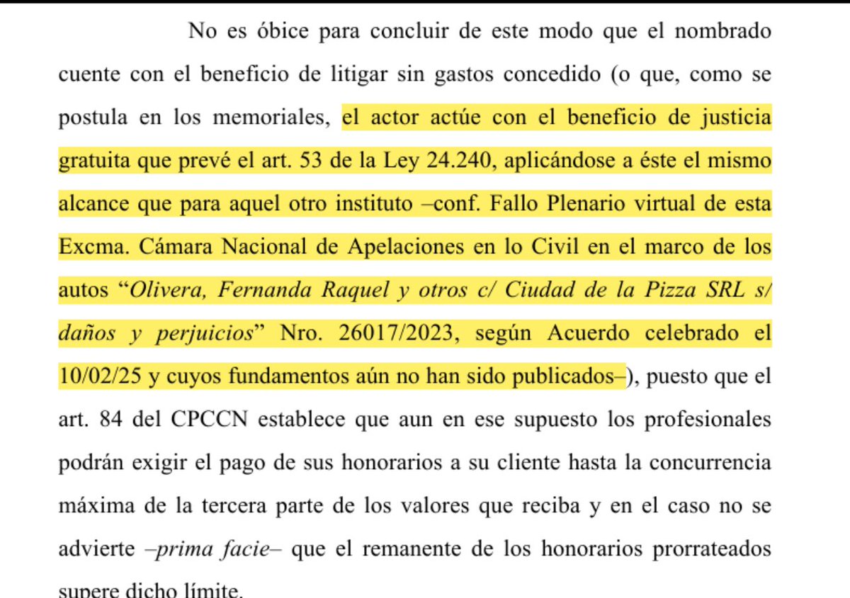 ElMundoJuridico's tweet photo. 📌 Me debo a ustedes que me siguen. No está publicado (aunque el acuerdo fue celebrado el 10/2/25) pero acá está lo resuelto en el PLENARIO DE LA CÁMARA NACIONAL CIVIL (Olivera Fernanda y otros c/ Ciudad de la Pizza SRL s/ daños y perjuicios).

🚨SE EQUIPARA LA GRATUIDAD DEL ART. 53 DE LA 24.240 AL BENEFICIO DE LITIGAR SIN GASTOS🚨
