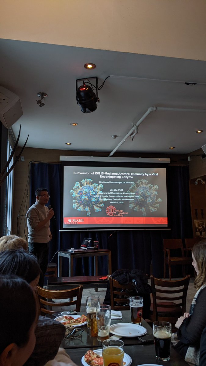 Now that we've all had our pizza, the second talk will be given by Leo Liu, who will present his work on antiviral immunity 
🍕 
La deuxième présentation sera donnée par Leo Liu qui va parler d'immunité antivirale
