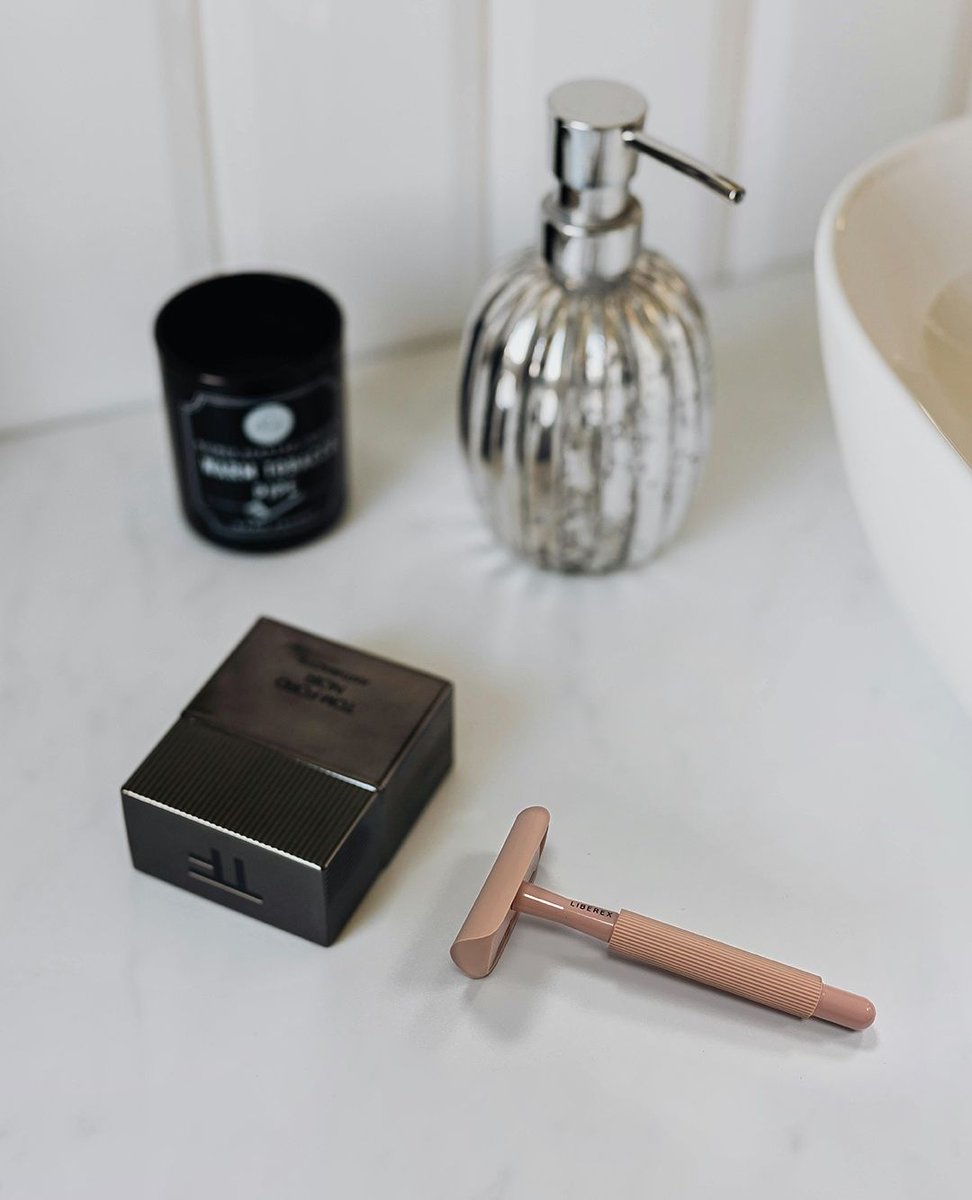 LiberexOfficial's tweet image. Level up your self-care routine! 🪒 Our sleek metal Body Razor glides through hair like butter—fierce yet gentle. Durable blades stay sharp for weeks &amp;amp; perfect for all skin types. Get ready to embrace confidence, one smooth shave at a time. 💪✨

#GlamHair #ShaveSmooth #liberex