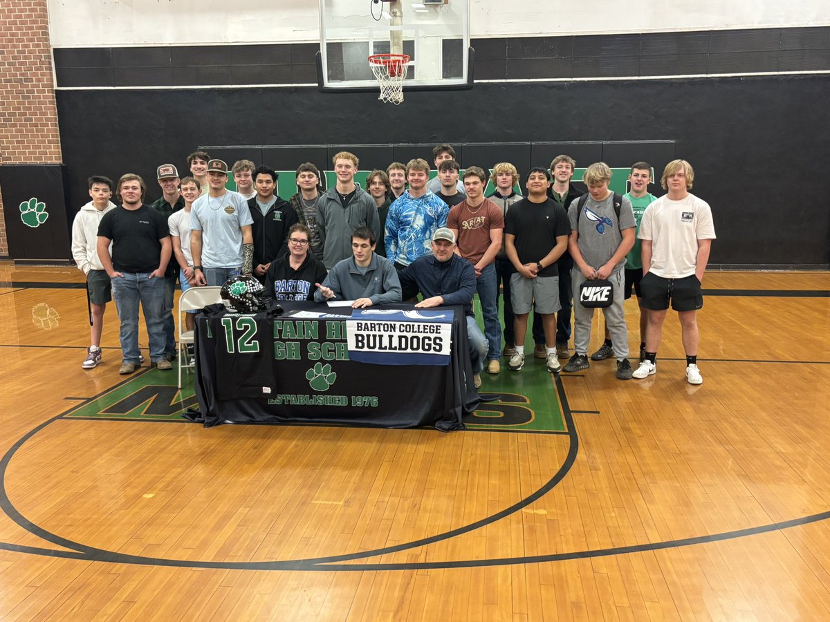 MtnHeritage Football (@mtnheritagefb) on Twitter photo Congratulations to <a href="/bquinnQB1/">Brandon Quinn</a> on signing to continue his athletic career at Barton College. Keep doing great things QB1!! #weareheritage Congratulations to <a href="/bquinnQB1/">Brandon Quinn</a> on signing to continue his athletic career at Barton College. Keep doing great things QB1!! #weareheritage