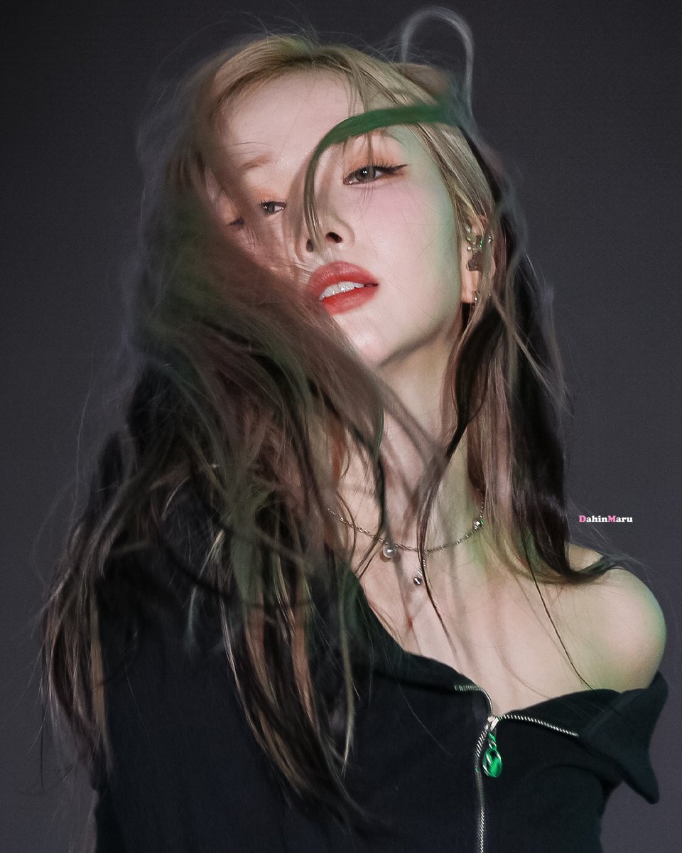 Galaxy_Maru's tweet image. 241018 비비지(VIVIZ) 은하(EUNHA) 완도 전남생활체육대축전 by DahinMaru  

#비비지 #VIVIZ 
#은하 #EUNHA