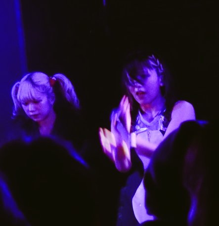 yokosuka22's tweet image. 冒頭でいきなりブチかました&quot;生きて帰る、&quot;。ライブアイドル界の狂猿(CrazyMonkey)でお馴染みのBAN-BANさんが歌うとより一層のハードコアみが溢れ出してとても良きでした🐒
　
#生きる気でやったれTOUR #PIGGS横浜