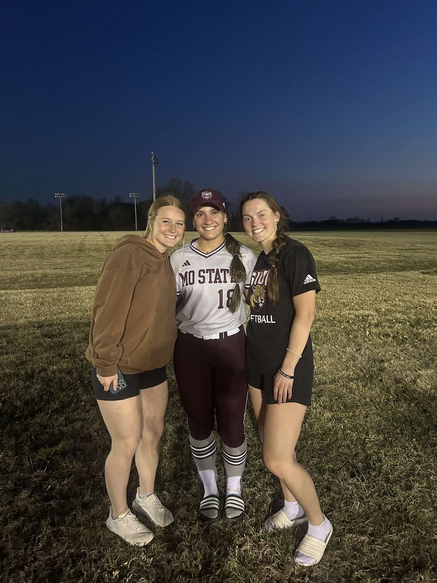 DMACC Softball (@dmaccsoftball) on Twitter photo ‼️BEARS FOR LIFE‼️
Former Bears Kyleia + Kaylynn Salyars and Elle Nelsen!
Teammates and friends for life!
#GoBears🐻🥎
<a href="/BobLigouri/">Bob Ligouri</a> ‼️BEARS FOR LIFE‼️
Former Bears Kyleia + Kaylynn Salyars and Elle Nelsen!
Teammates and friends for life!
#GoBears🐻🥎
<a href="/BobLigouri/">Bob Ligouri</a>